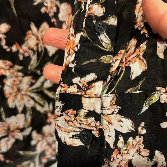 Lauren Ralph Lauren Courtenay black with pink floral design top size small - Picture 7 of 10